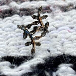 BRANCH LEAF BLACK EAR CUFF FASHION JEWELRY